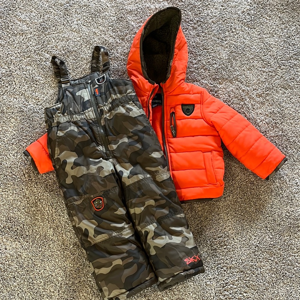 Skechers 4T Snow Clothes - overalls and jacket - camo and orange with patches